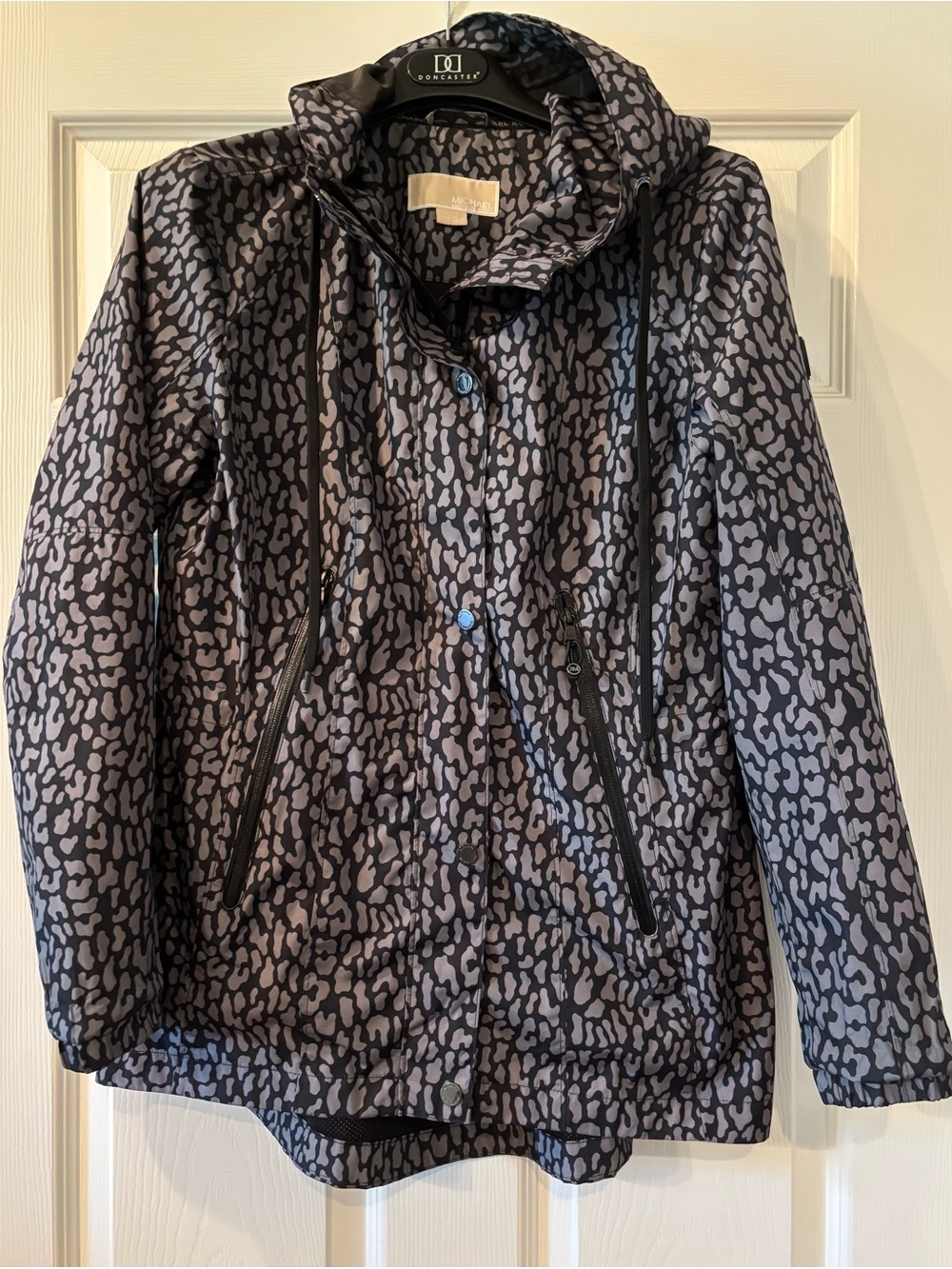 Michael Kors Light Gray and Black Printed Hooded Rain Jacket Size M